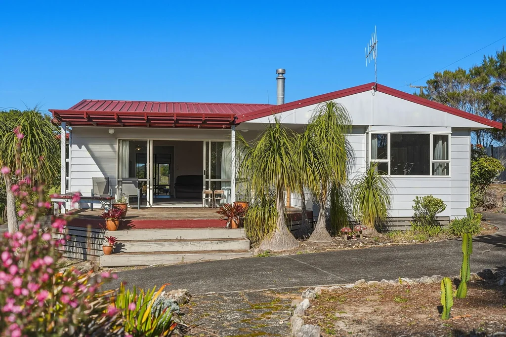 Awanui 3 Bedroom Country Living at its Best!!!!!