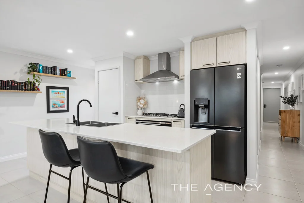44 Turquoise Boulevard, Treeby, WA 6164