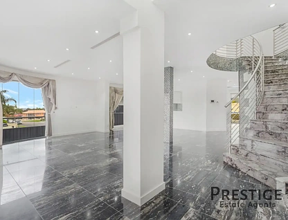 31 Cuthbert Crescent, Edensor Park, NSW 2176, 6 Schlafzimmer, 5 Badezimmer, House