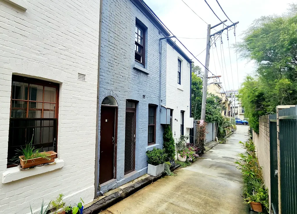 Uber cool laneway terrace | Lifestyle property in village setting | Open plan living & dining w/ modern kitchen