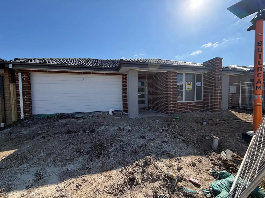 2951 Heather Grove, Clyde North, VIC 3978