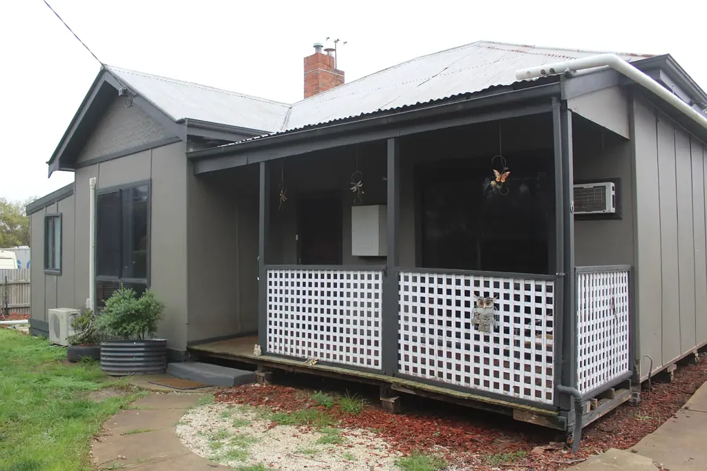 Neat 3 Bedroom Home !