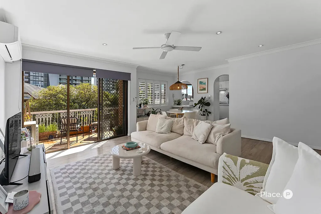 Coorparoo 2房 Coorparoo 中心精心翻新的顶层寓所 Tastefully Renovated Top-Floor Retreat in the Heart of Coorparoo