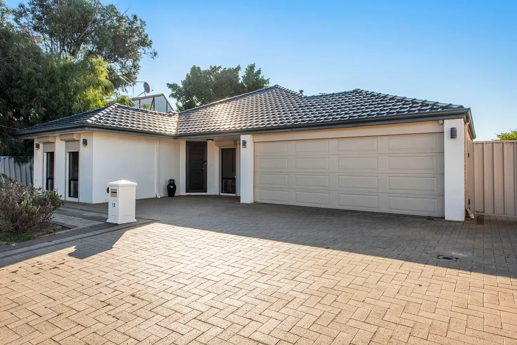 12 Holcombe Road, Warnbro, WA 6169