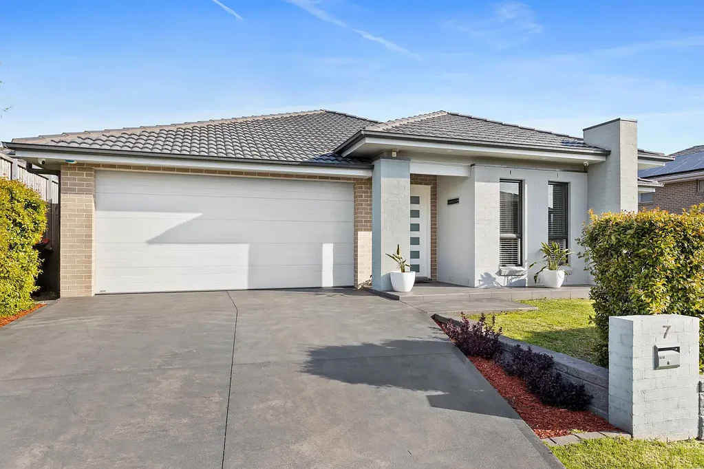 7 Bendalong Street, Tullimbar, NSW 2527