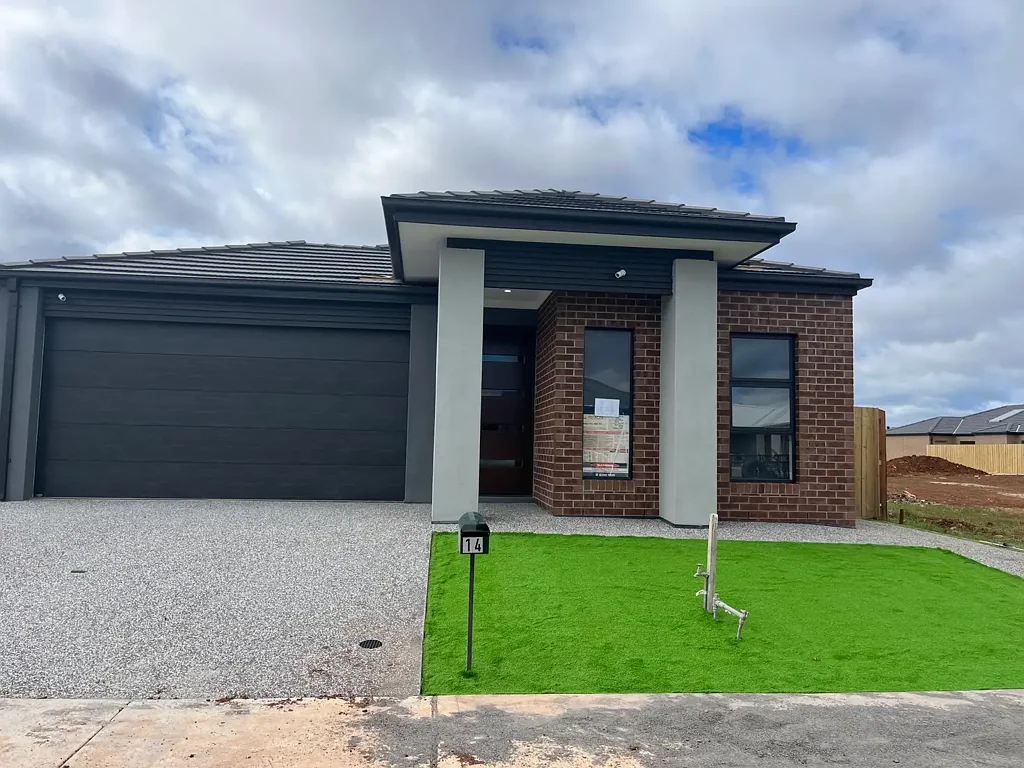School Zone with 3- lounge rooms