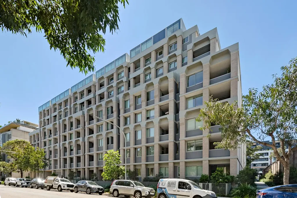 Beautiful 1 Bedroom Apartment with Balcony