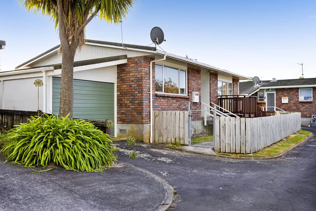 Strandon 2房  Rear central freehold unit immediate possession!