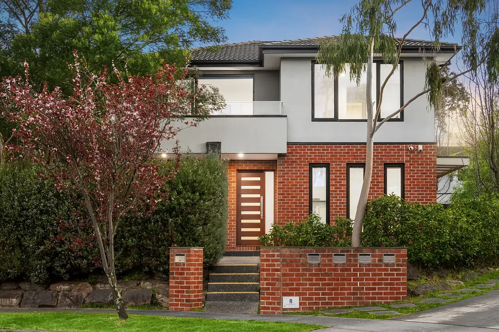 Doncaster East 5房 位于 Doncaster East 黄金地段的宽敞家庭生活空间 Spacious Family Living in a Prime Doncaster East Location