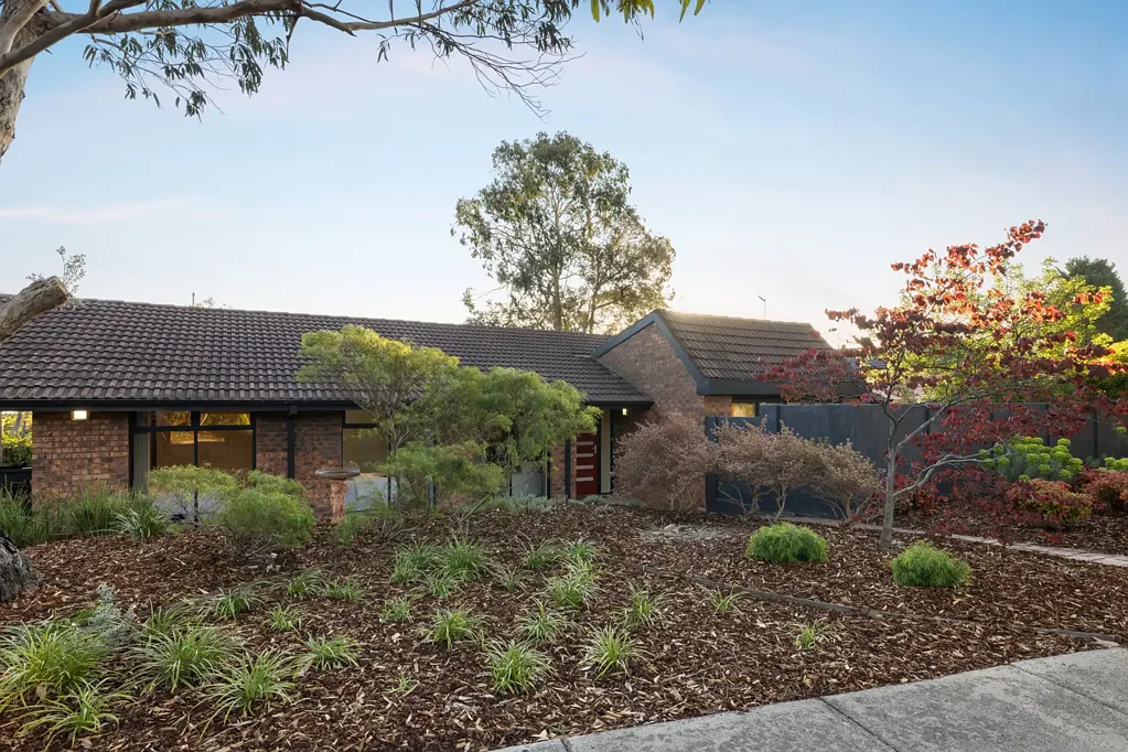 Wheelers Hill 5침실 Golden Mile Architecturally Rich Family Entertainer on 898sqm (Approx.)