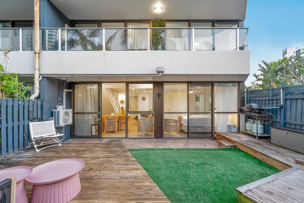 2/19 Fern Street, Surfers Paradise, QLD 4217