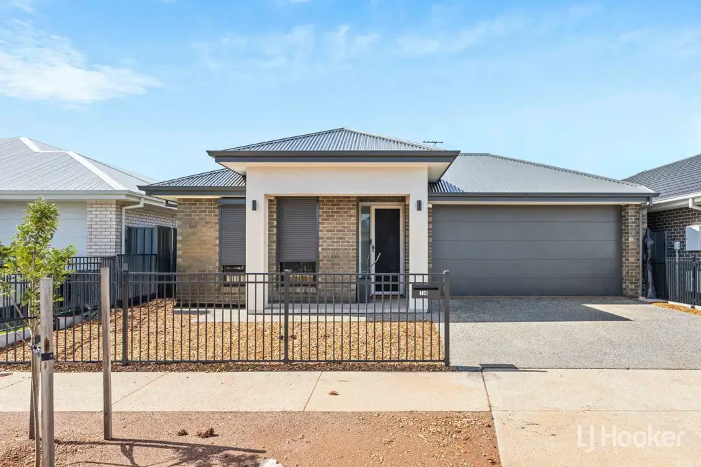 Munno Para 4 Bedroom Modern Living in a Near-New Home