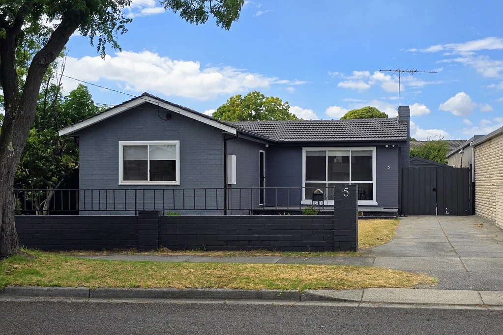 Clayton South 3غرفة نوم Renovated Comfort with Space, Style & Family Appeal
