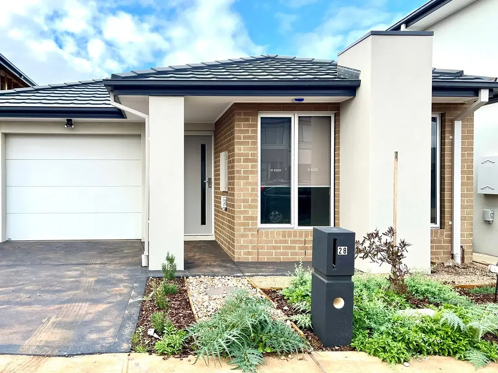 Brand New Home in Popular Mt Atkinson Estate, Truganina - 3 bedrooms 2 bathroom