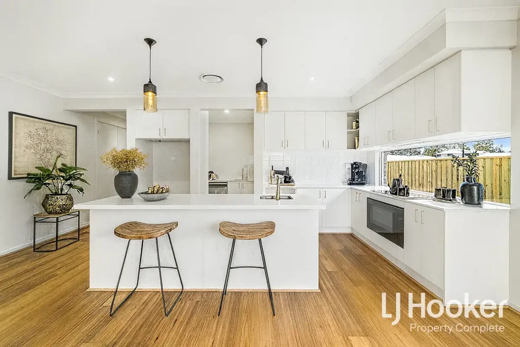 Superior Quality - Generous Home with Loads of Upgrades - Tw