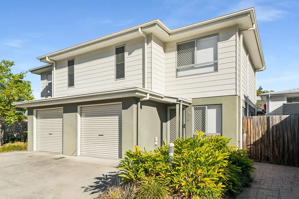 Salisbury 3房 时尚三卧室联排别墅，提供低维护生活方式 Stylish Three-Bedroom Townhouse Offering Low-Maintenance Living