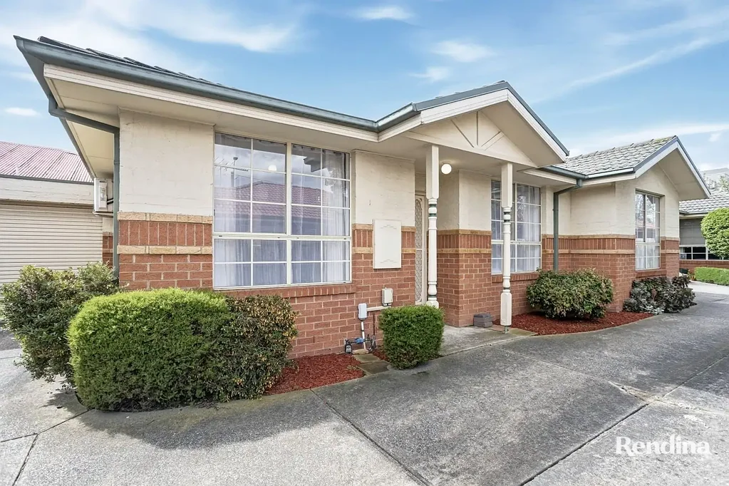 Airport West 3Zimmer Sunlit Single-Level Gem
