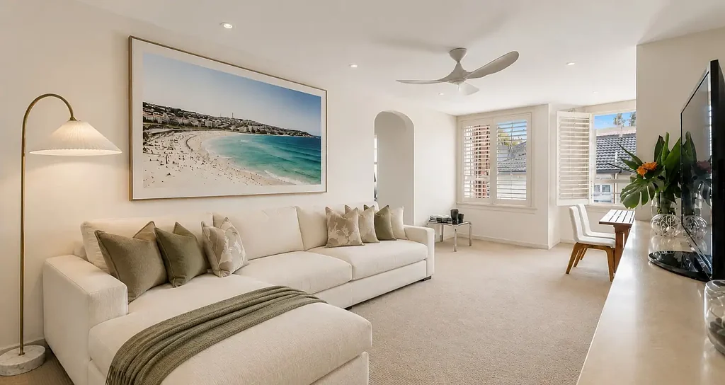 Serene Harbourside Living in Prestigious Enclave