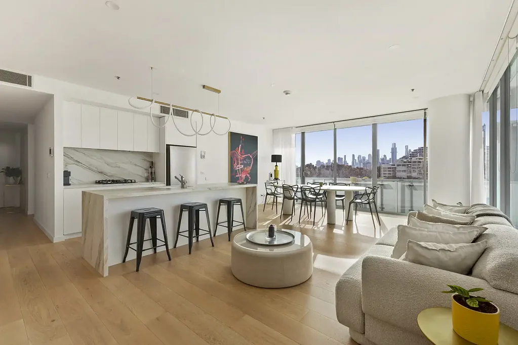 Corner suite overlooking Albert Park