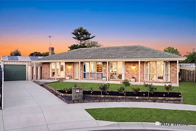 Cranbourne 3Kwarto A Well-Rounded Layout, Warm Floorboards and Inviting Outdoor Spaces