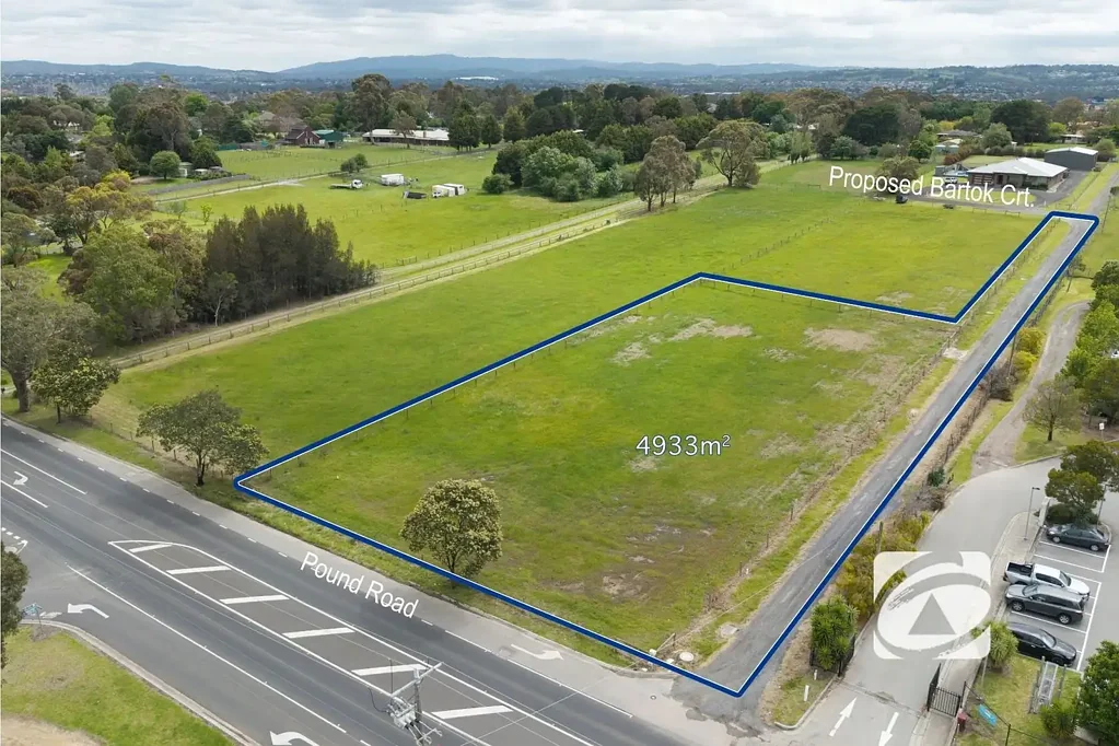 Narre Warren South 超大逾1英亩地块 4933㎡ 适合多元发展 邻近优质学校 购物中心 交通便捷 Opportunities Abound