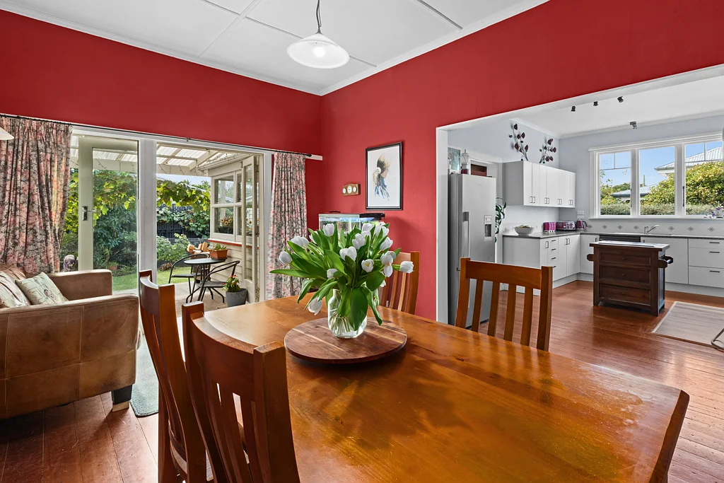Napier South 3 Bedroom Prime Napier Location with motivated owner!