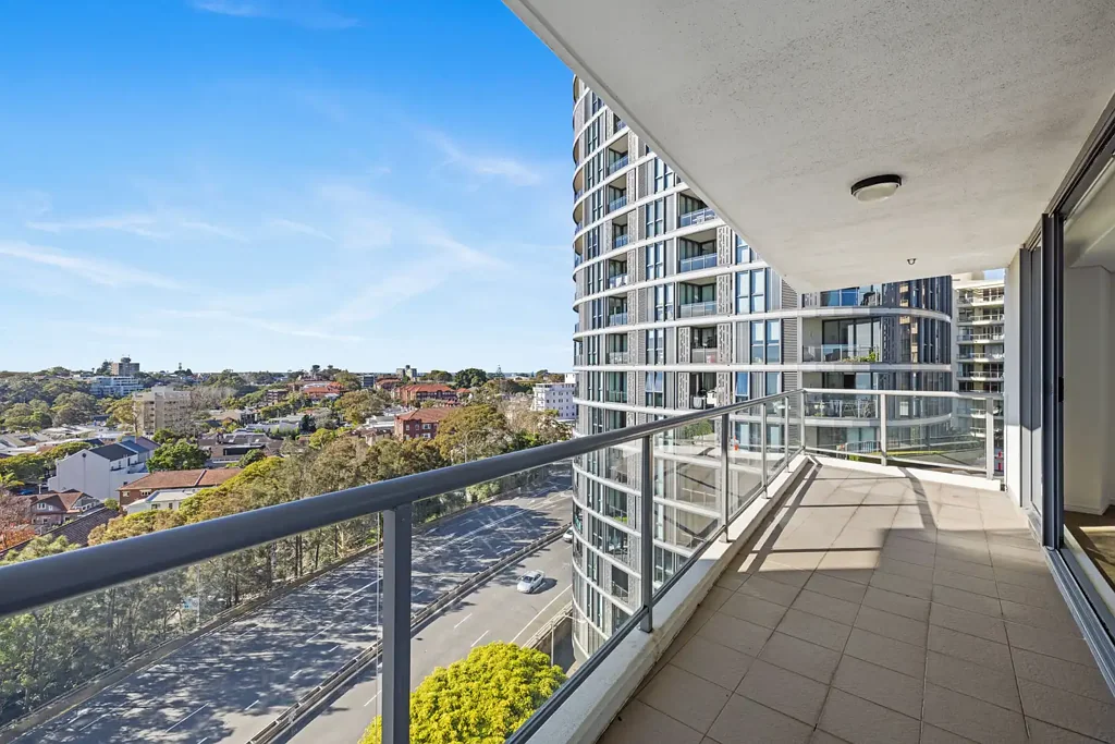 Ultra-convenient modern designer apartment in prime location