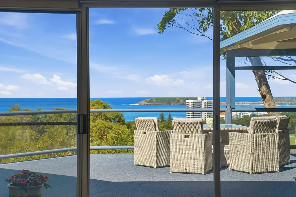 Coffs Harbour 5chambre Elevated Coastal Outlooks With Endless Potential