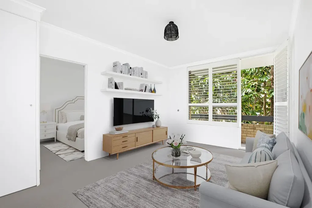 Bright & Peaceful Living in a Prime Crows Nest Setting