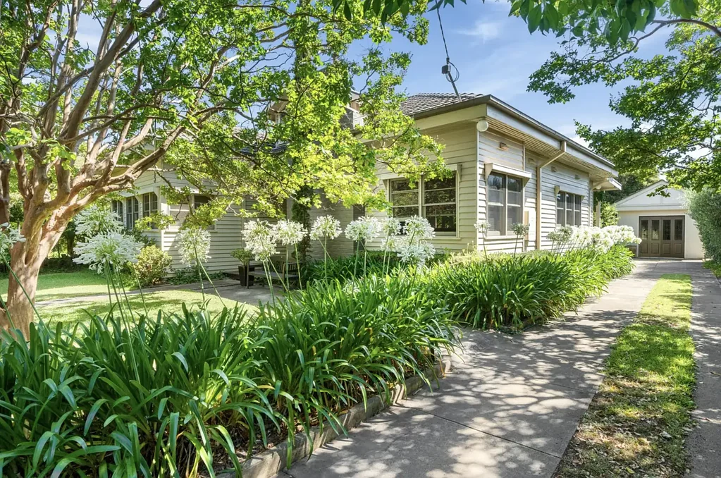 Beautifully Renovated Home Overlooking Seven Creeks