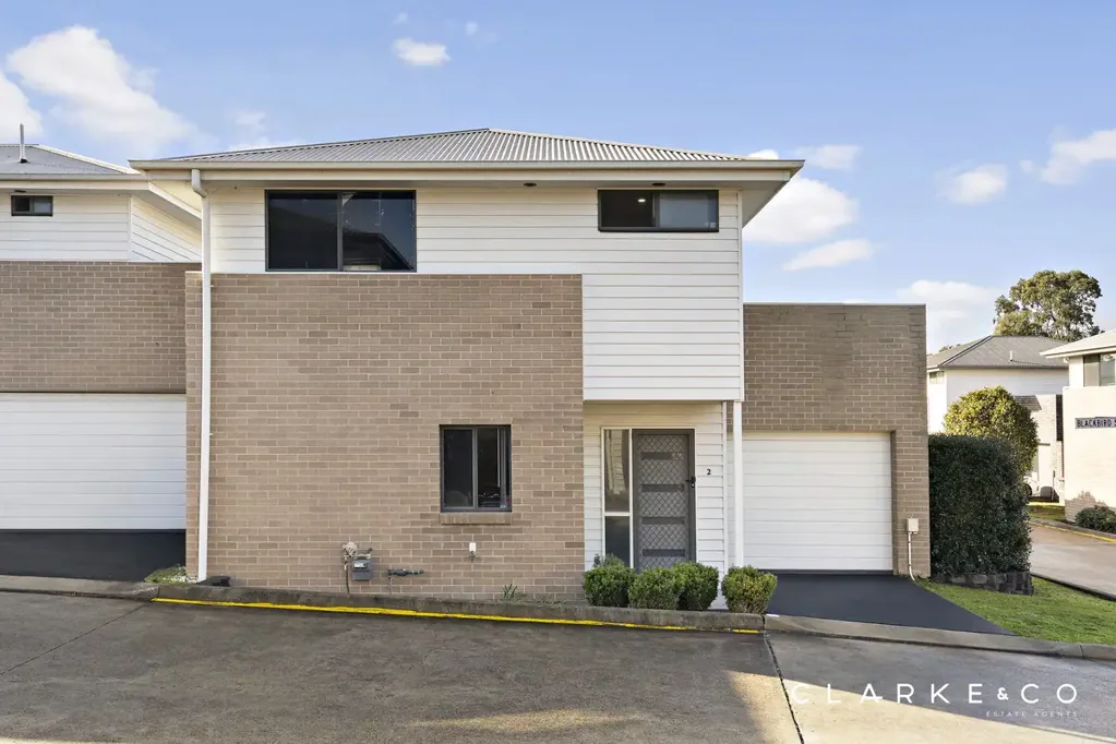 Thornton 2chambre A SMART START OR LOW MAINTENANCE INVESTMENT!