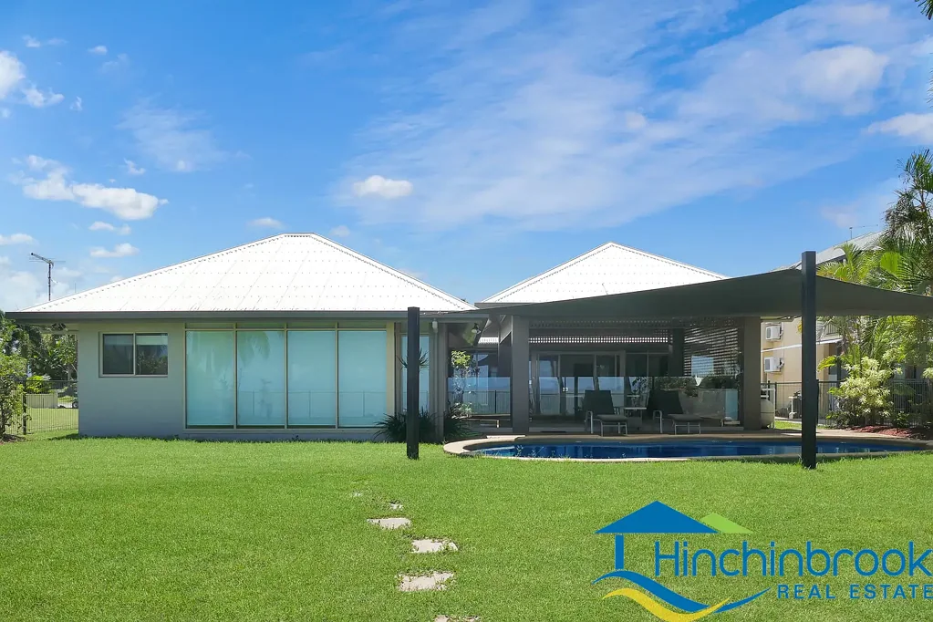 FURNISHED FOUR-BEDROOM HOME WITH POOL & OCEAN VIEWS