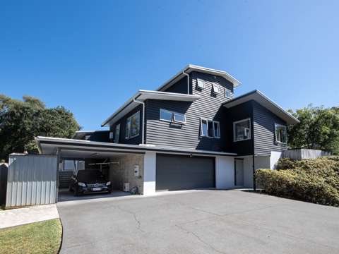 Browns Bay 5 Bedroom Home and Income in Rangi Zone