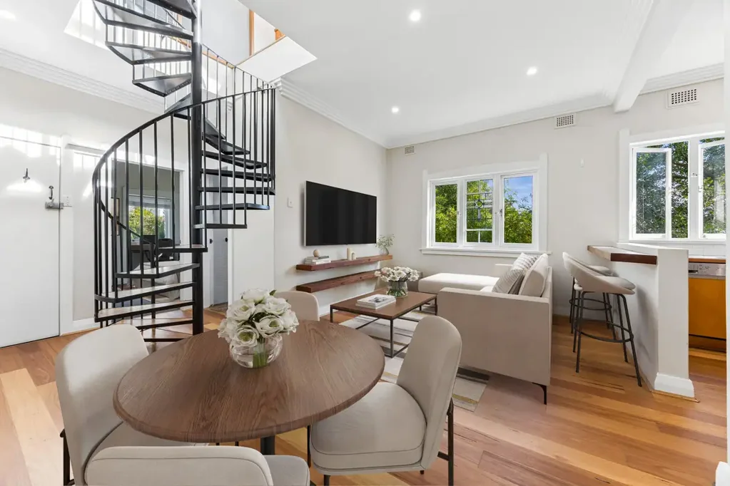 STUNNING SPLIT-LEVEL, NEW YORK LOFT STYLE 2 BEDROOM WITH STUDY