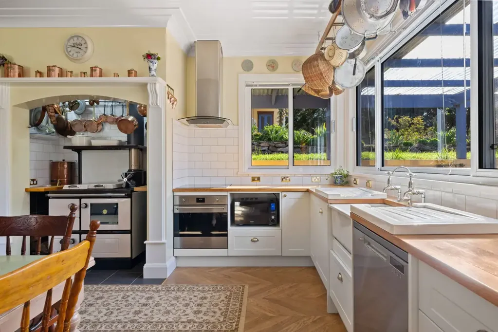 Cooma 4 Bedroom Welcome to Kybeyan Cottage!