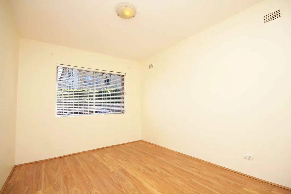 SUN LIT TWO BEDROOM APARTMENT!