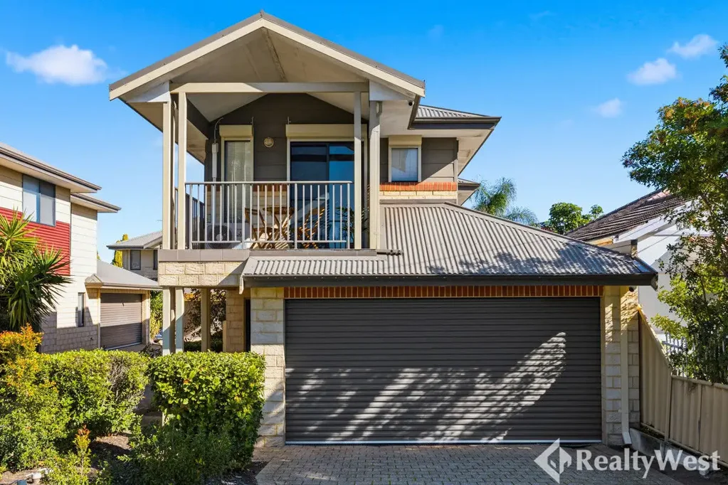 Belmont 3침실 Brilliant Belmont Buying - Freestanding Street-Front Townhouse