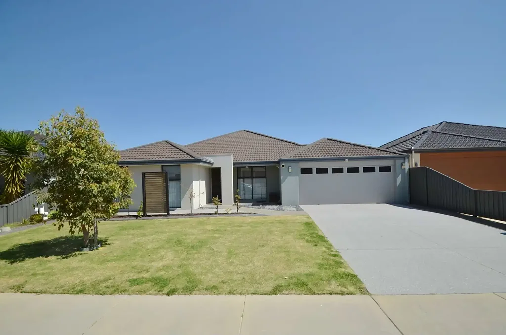 Family Home, Four Bedrooms, Study, Two Living Areas, Large Undercover Entertaining Area and Pool!