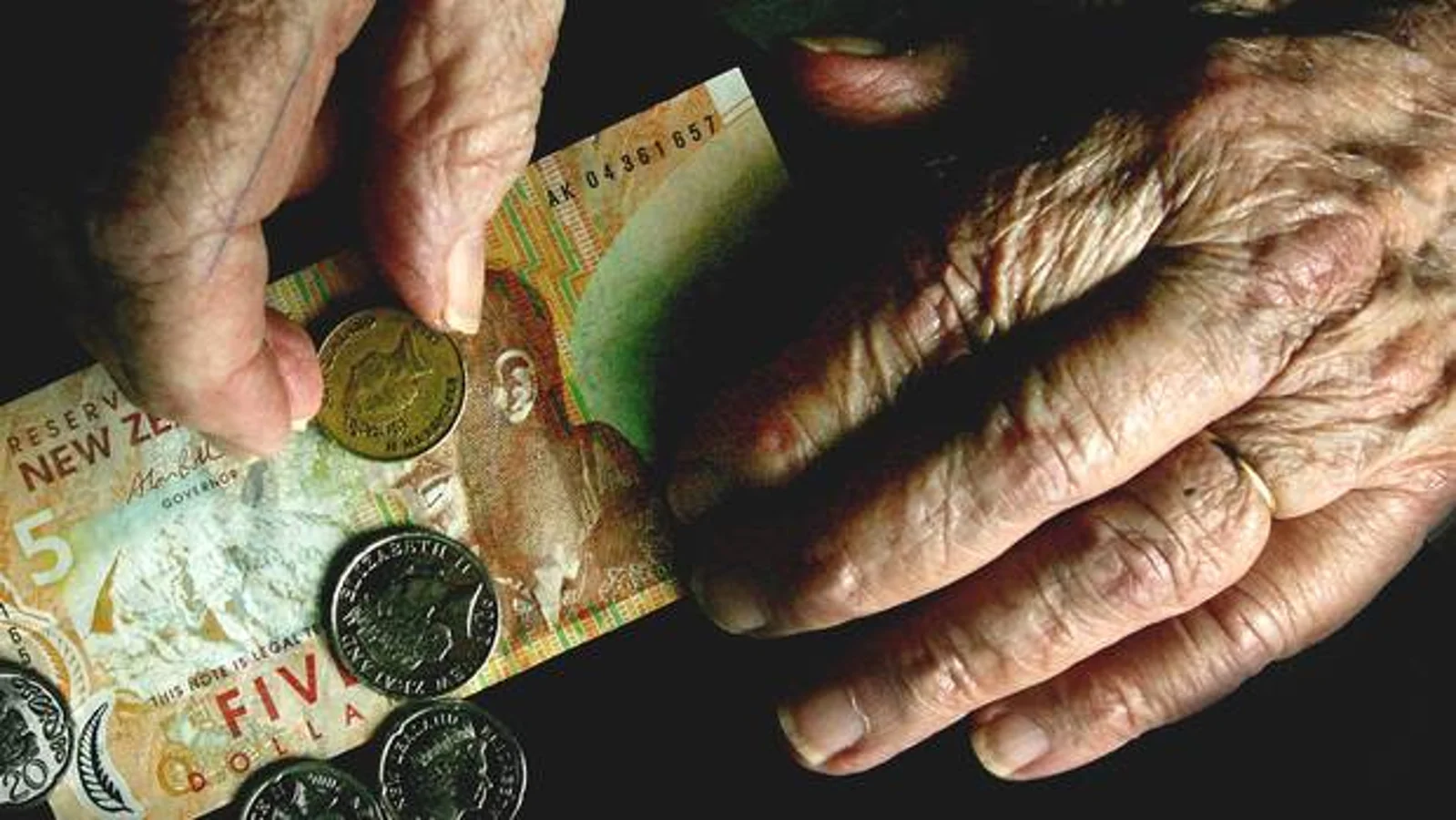 以后领取Superannuation养老金或许更难——新的议案提议将新西兰移民领取养老金的最低居住时间要求提高到20年!