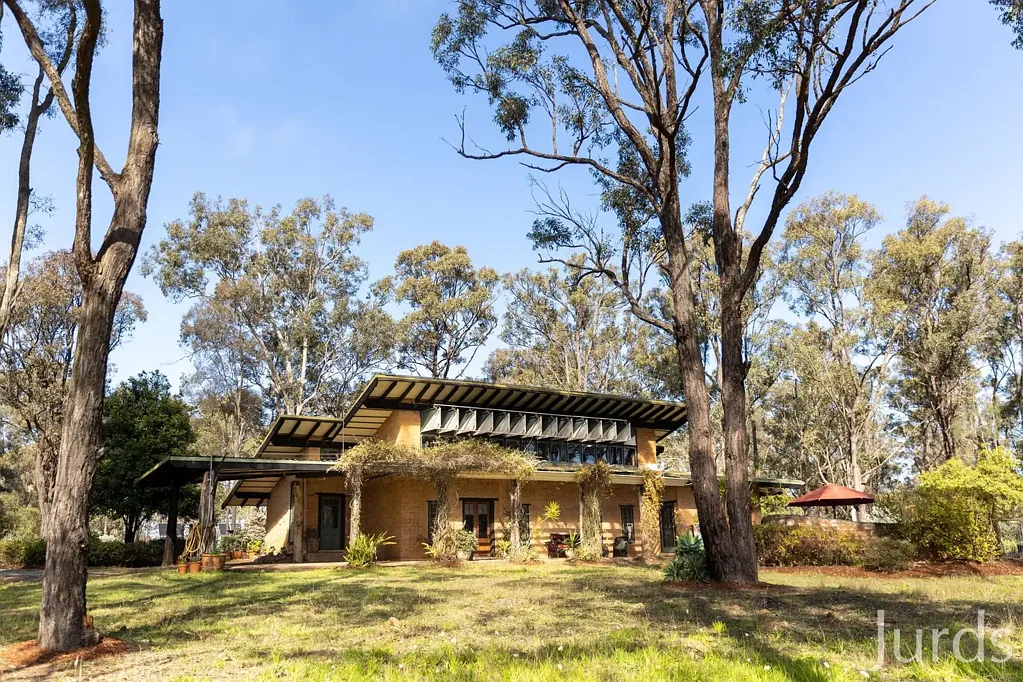 Pokolbin Crowtrap – Hunter Valley Wine Country