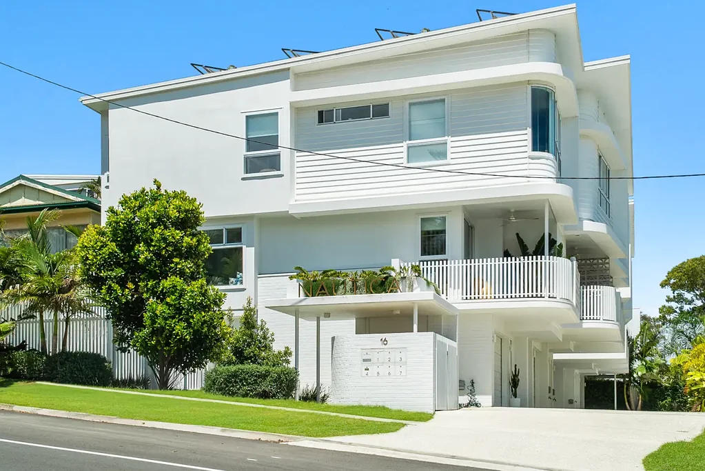 Tugun 3房  Contemporary Coastal Townhouse in 'Nautica' - Elevated Tugun Position