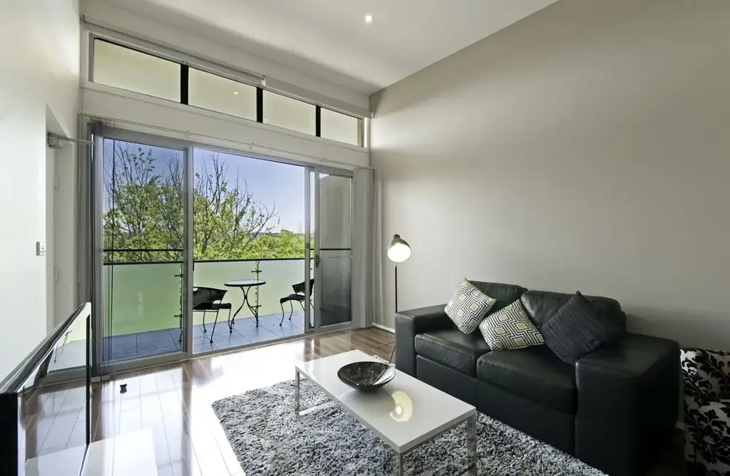 Location, Lyneham, Lumina!!