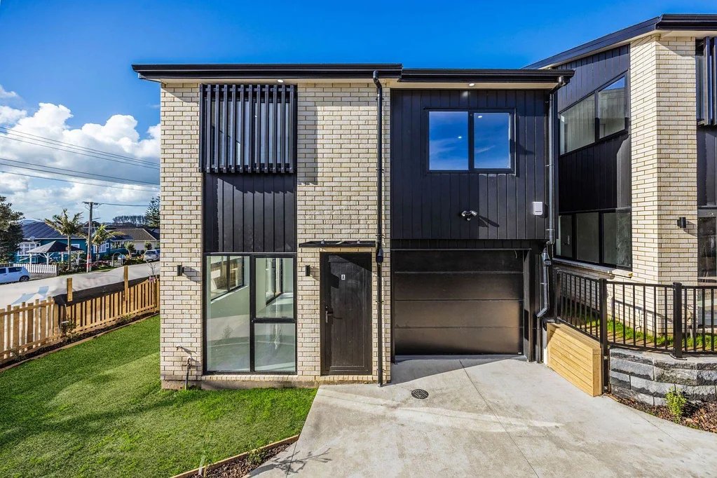 Spacious 4 Bed + Study  3 Baths  Garage  Pr...