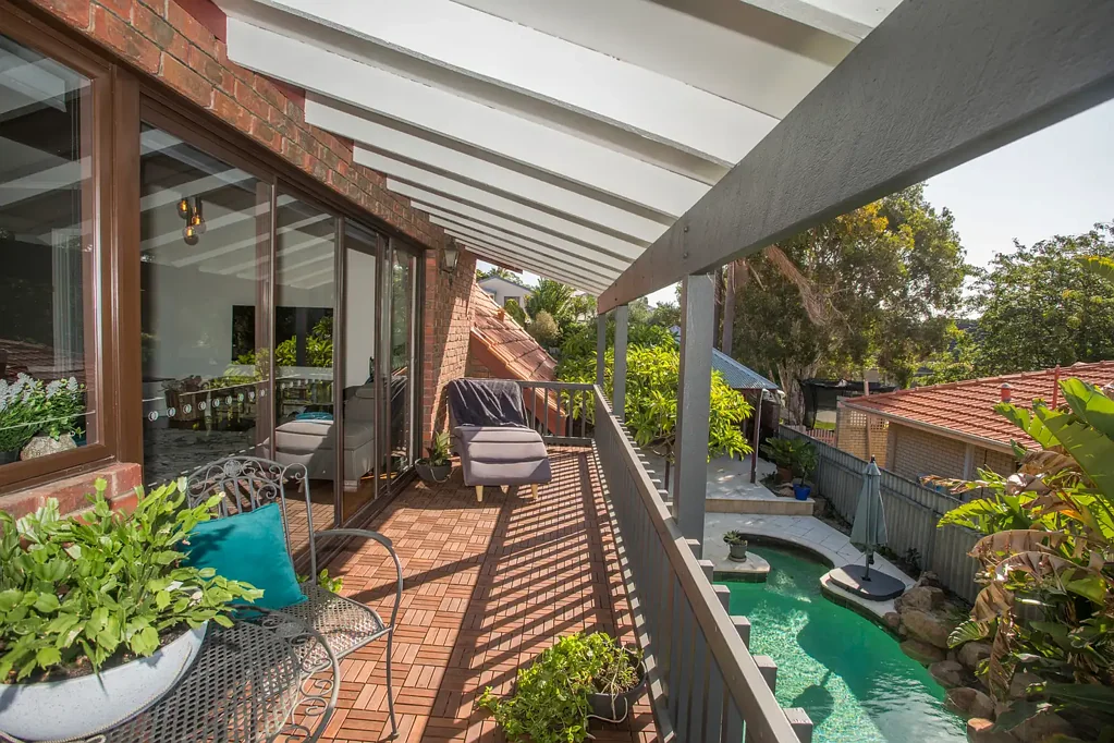 Karrinyup 5 Bedroom Family-welcoming lifestyle in this large spacious family home