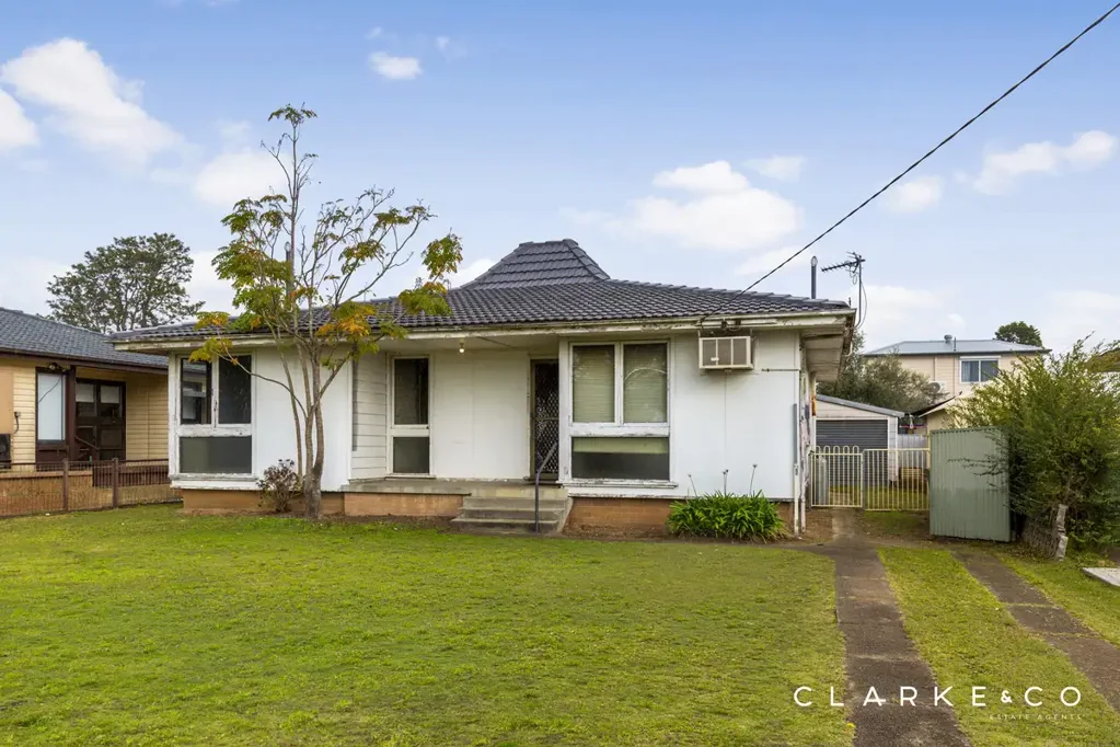 Woodberry 4Moenga FOUR BEDROOMS AND PLENTY OF POTENTIAL!