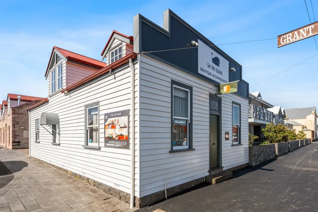 Port Fairy 2部屋 Charming Two-Bedroom Cottage with Street-Facing Office