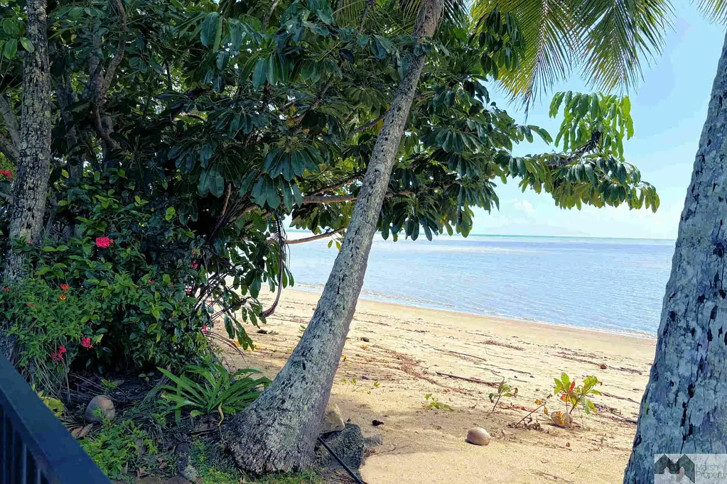 Machans Beach 3房  ABSOLUTE CORAL SEA BEACHFRONT