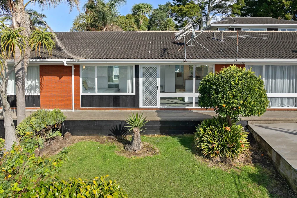 Titirangi 2Moenga Titirangi Tranquility, Spacious & Effortless L...