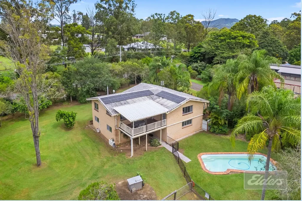 Southside 4房  Solid Brick Home on 1.24 Acres!
