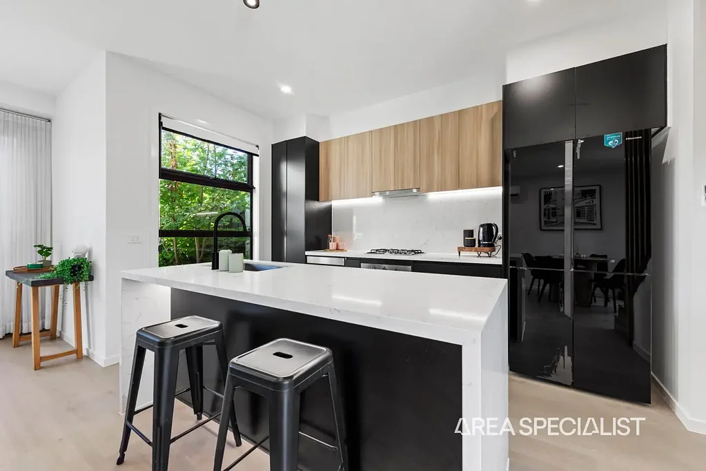 Narre Warren 2 Bedroom The Brief: 3 Years Young – Prime Location!